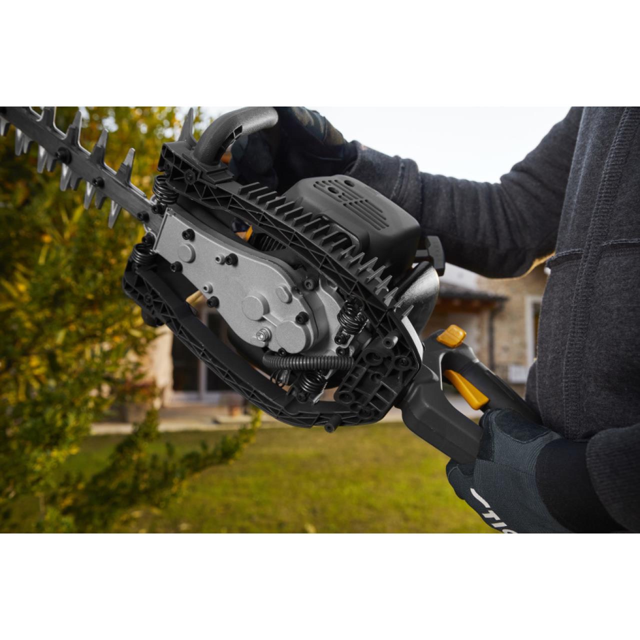 100009167 Benzin-Heckenschere HT 525