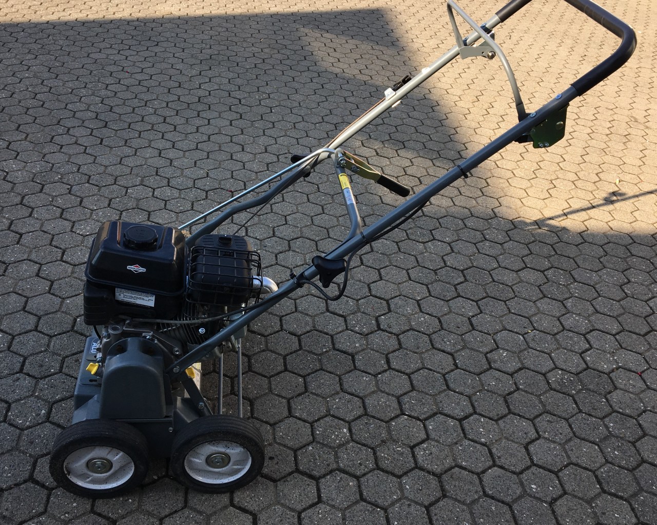 Greenbase Vertikutierer 45220 powered by Sabo